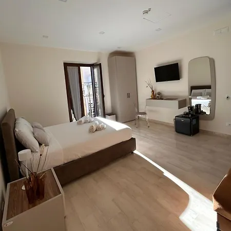 בית הארחה Saro *