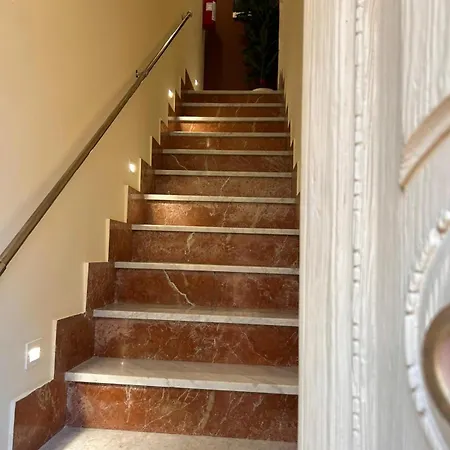 בית הארחה Saro